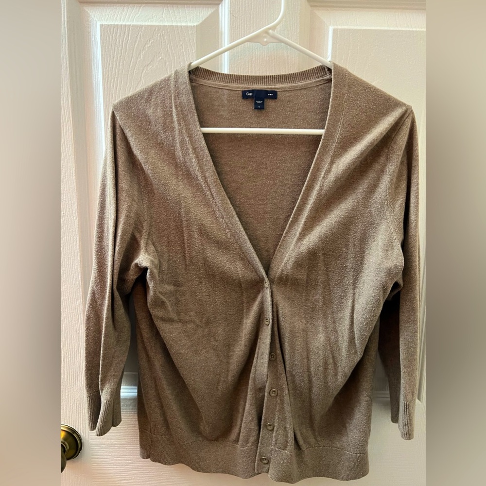 Gap Large Tan / Beige / Cream Cardigan with Tan & Silver-rimmed Buttons